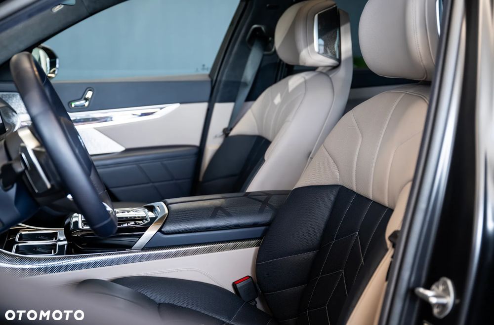 BMW Seria 7 740d xDrive sport - 19