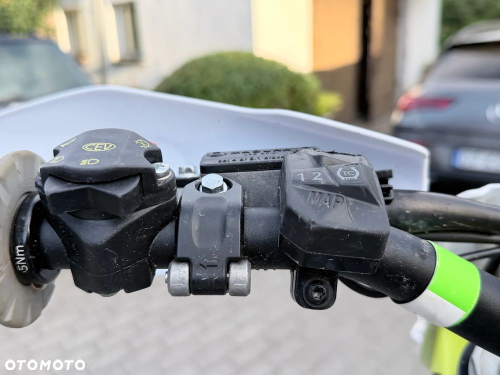Husqvarna FE - 11