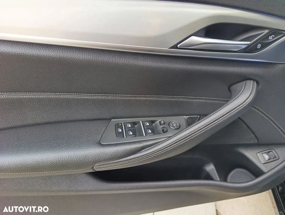 BMW Seria 5 520d Touring Aut. Sport Line - 9