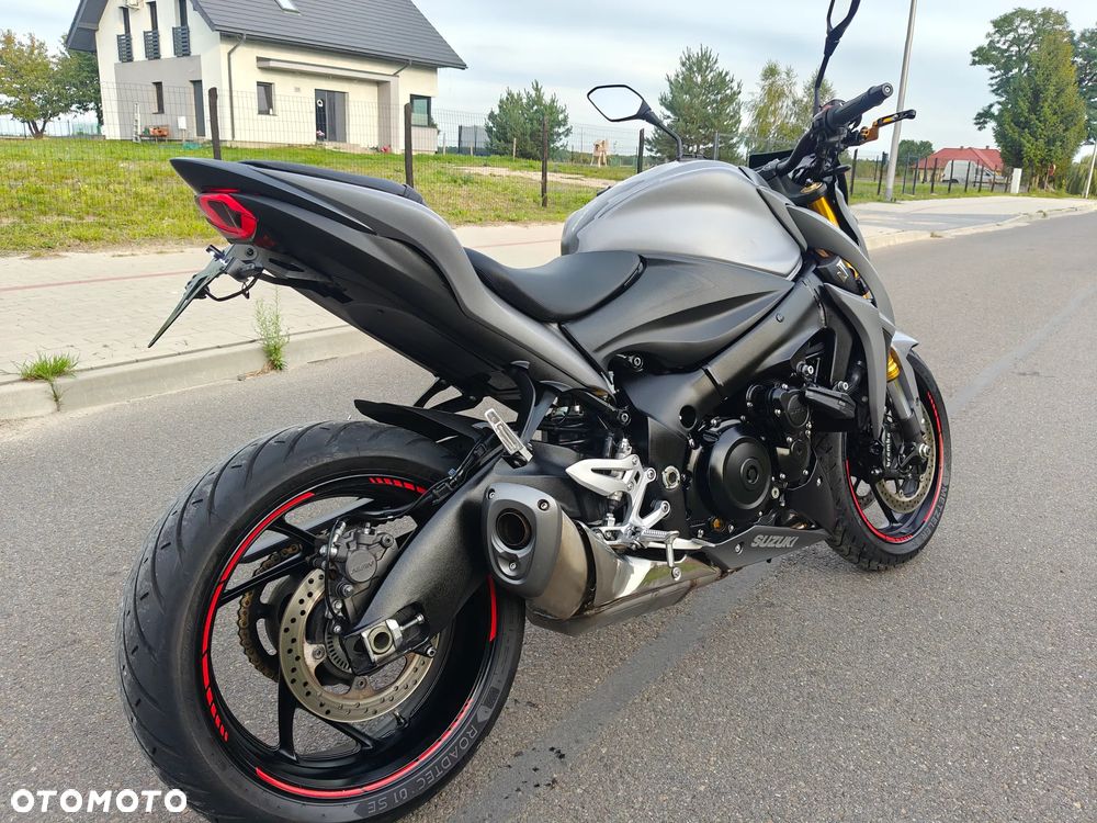 Suzuki GSX - 8