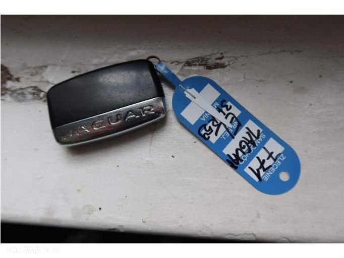 Jaguar XJ 3.0 T LWB AWD Portfolio - 13