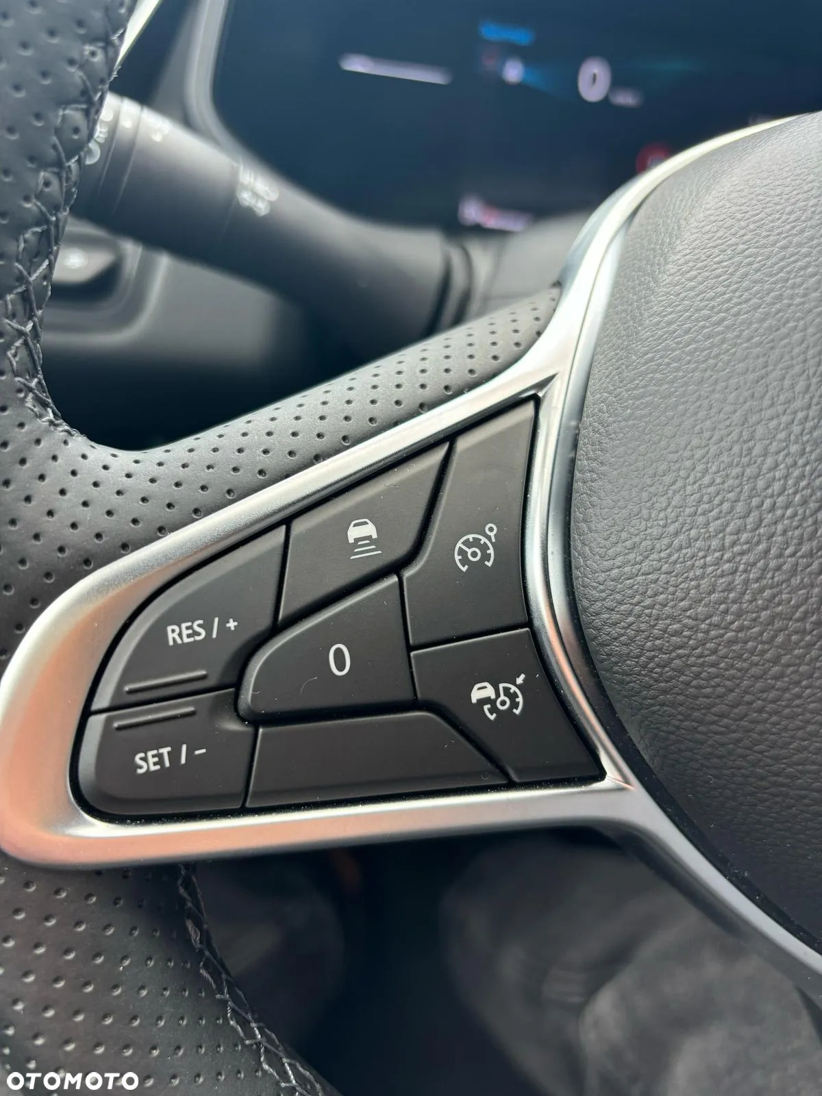 Mitsubishi Colt 1.0T Intense Style Cold Navi - 10