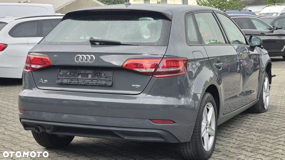 Audi A3 Sportback 1.6 TDI design - 3