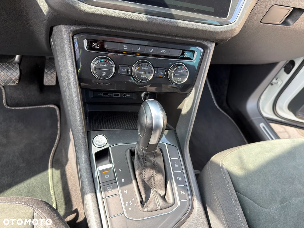 Volkswagen Tiguan - 23