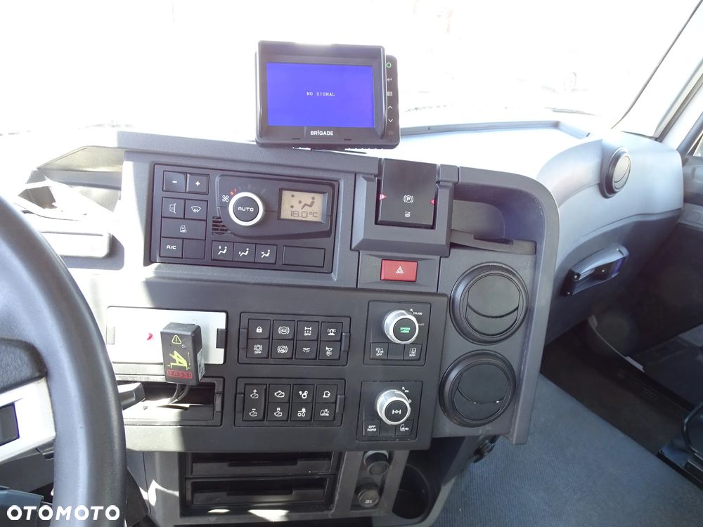 Renault C380 HDS Fassi F215 - 10