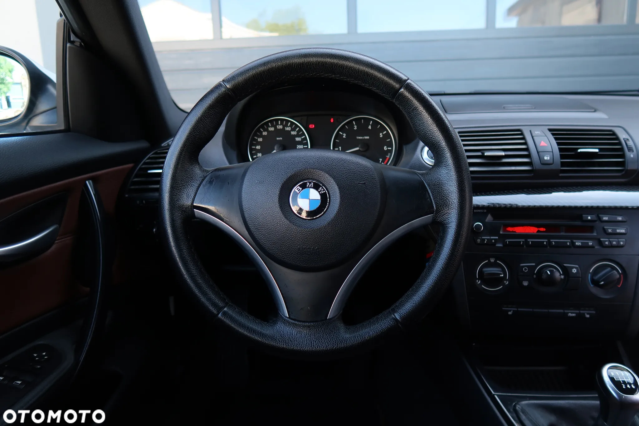 BMW Seria 1 116i - 22