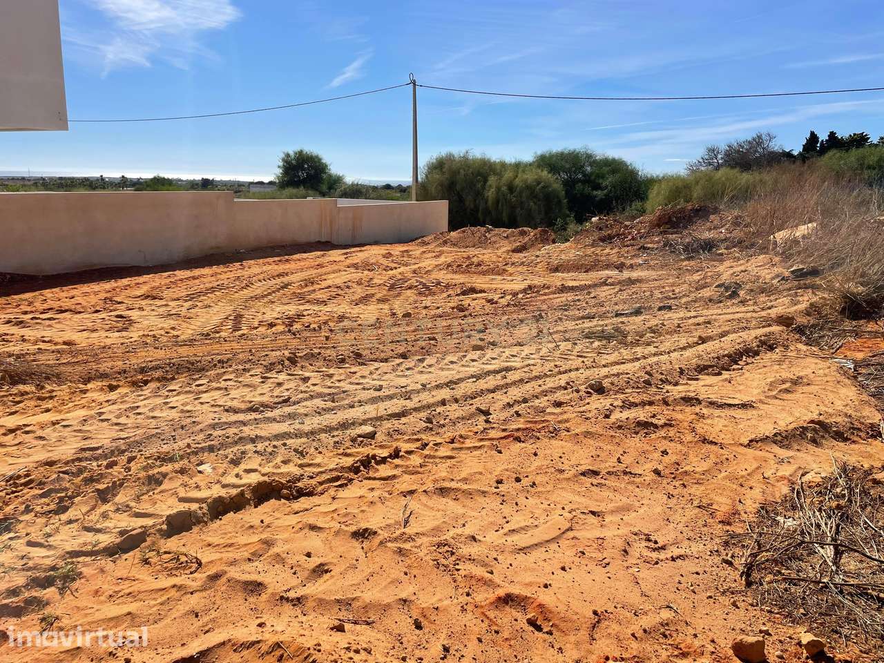 TERRENO URBANO PARA CONSTRUÇÃO DE MORADIA MODERNA ENCOSTA DOURADA - Grande imagem: 5/9