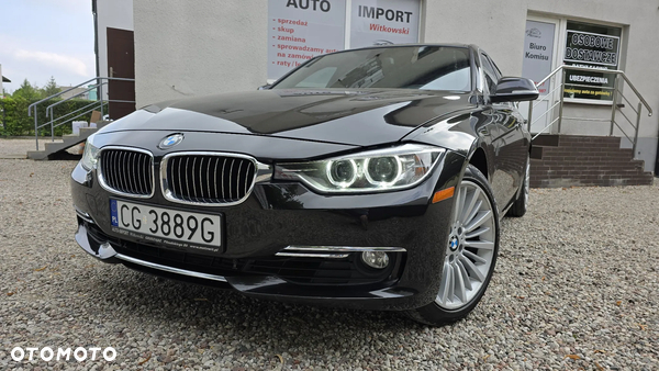 BMW Seria 3 328i xDrive Sport-Aut Sport Line