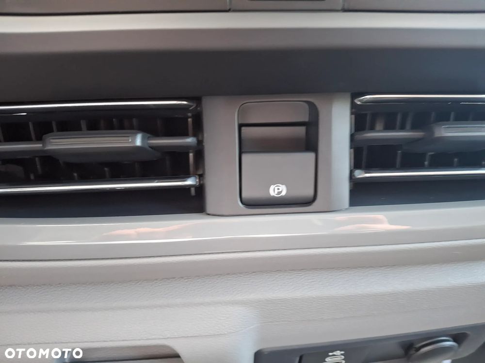 Volkswagen Transporter - 11