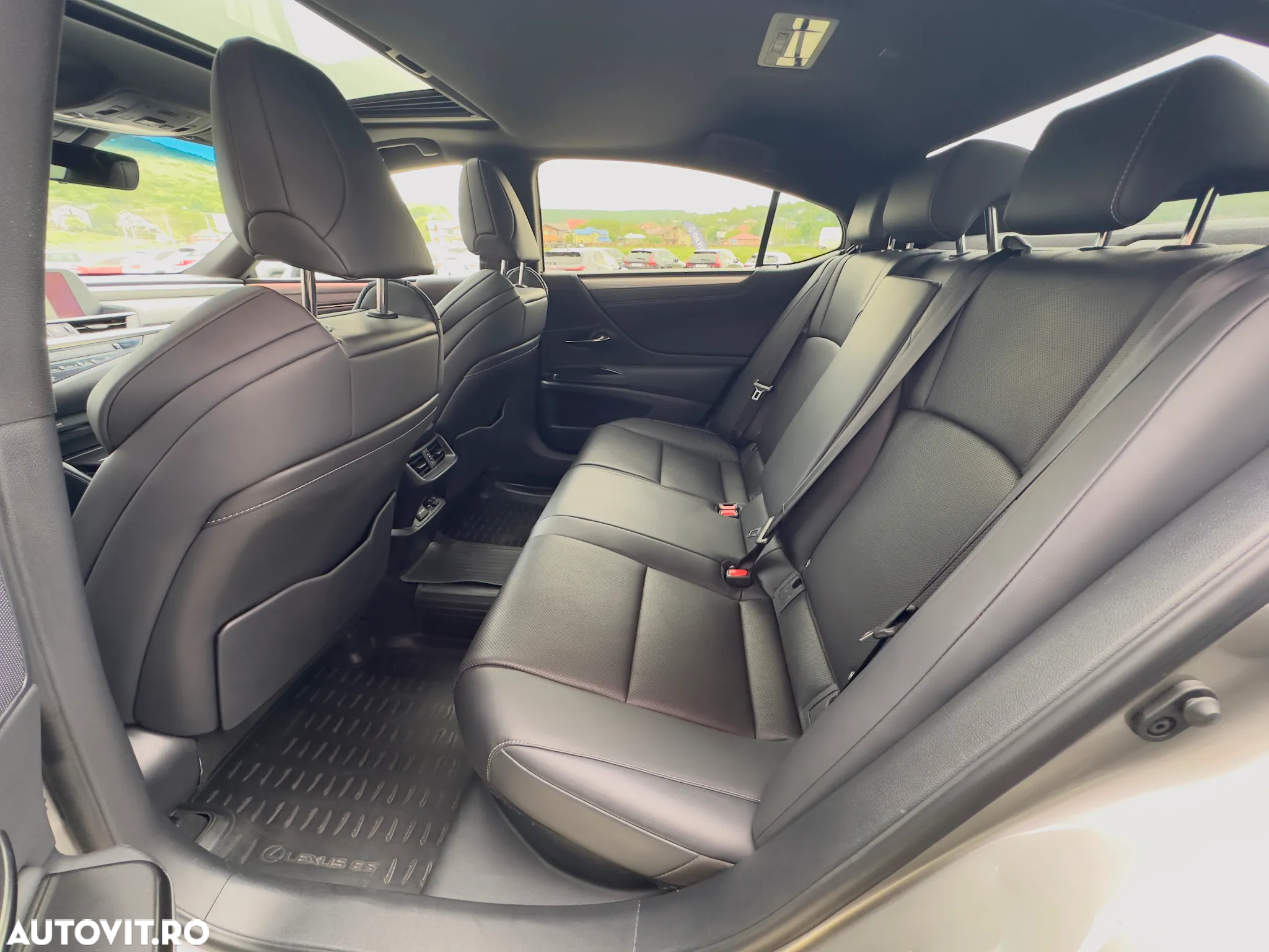 Lexus Seria ES 300h F Sport - 14
