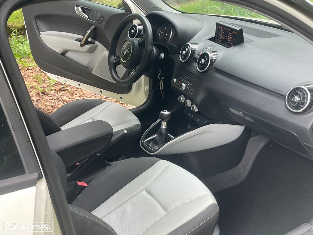 Audi A1 1.6 TDI S-line 99g - 26