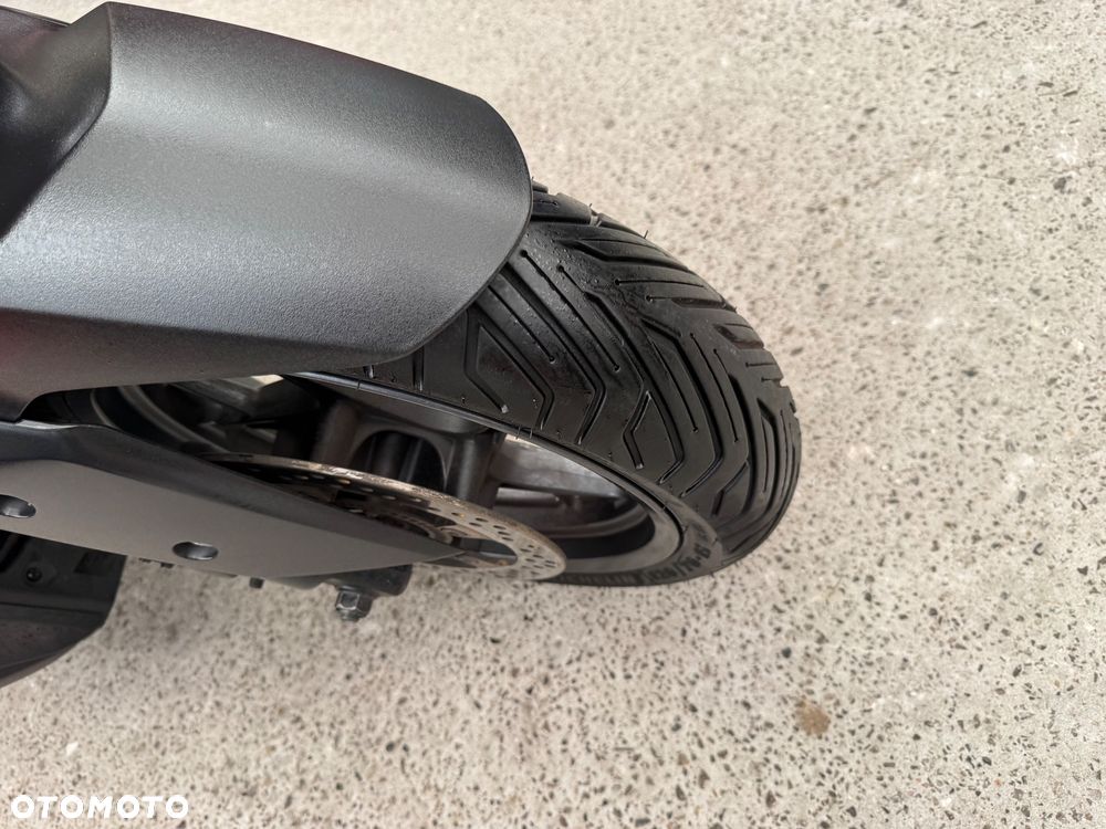 Yamaha X-max - 15
