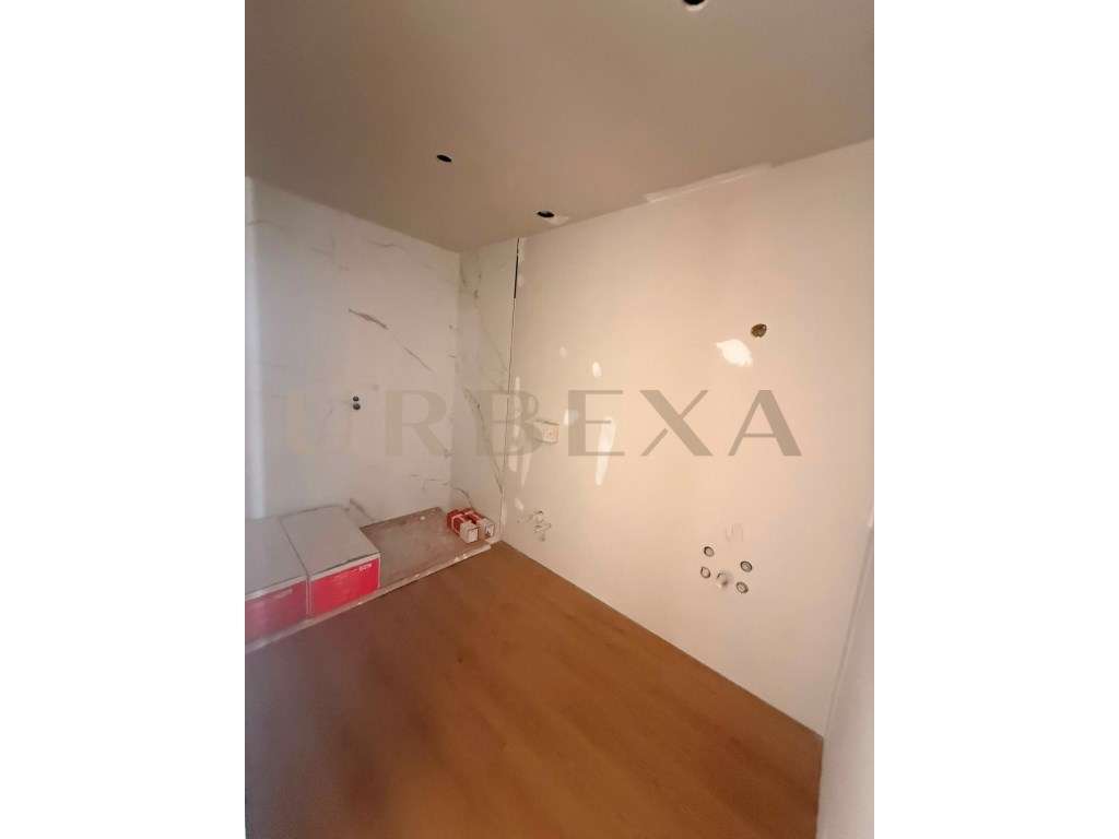 APARTAMENTO T1 COM VARANDA - Grande imagem: 4/7