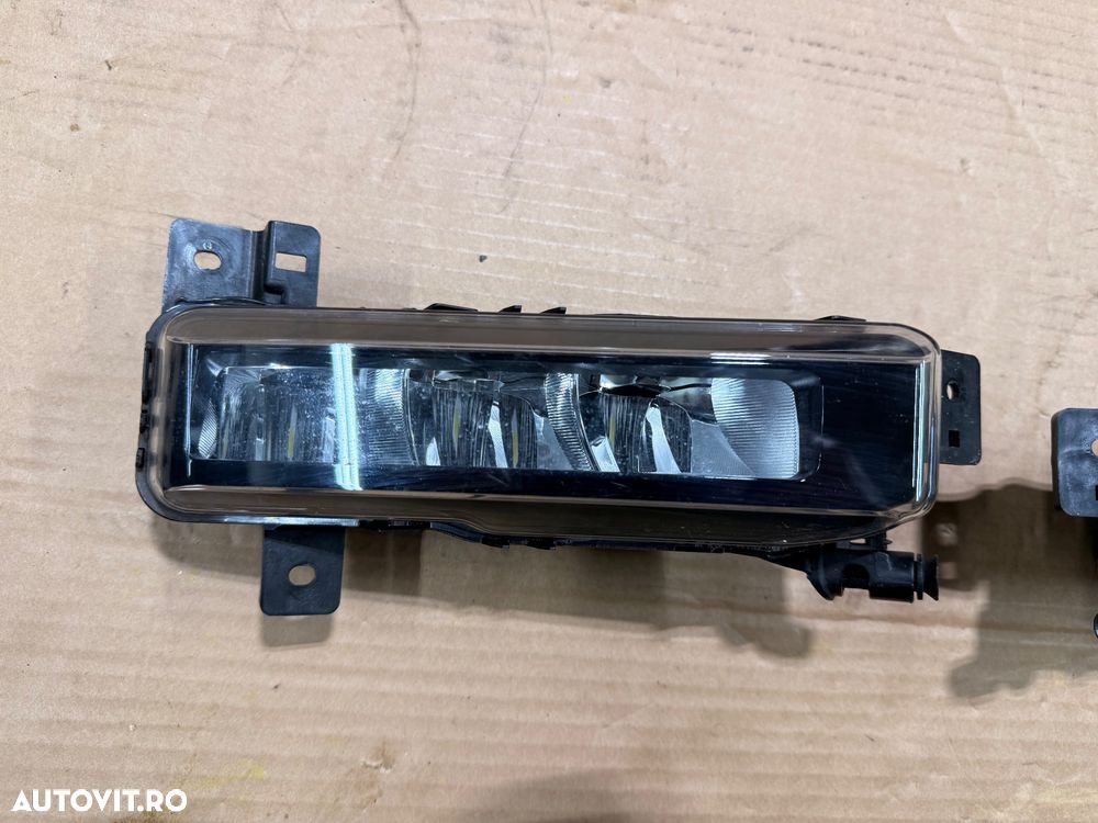Proiector ceata led BMW seria 2 F44, seria 3 G20/G21 cod 7433788 si 7433787 an 2020 - 4