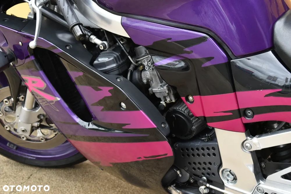 Suzuki GSX-R - 19
