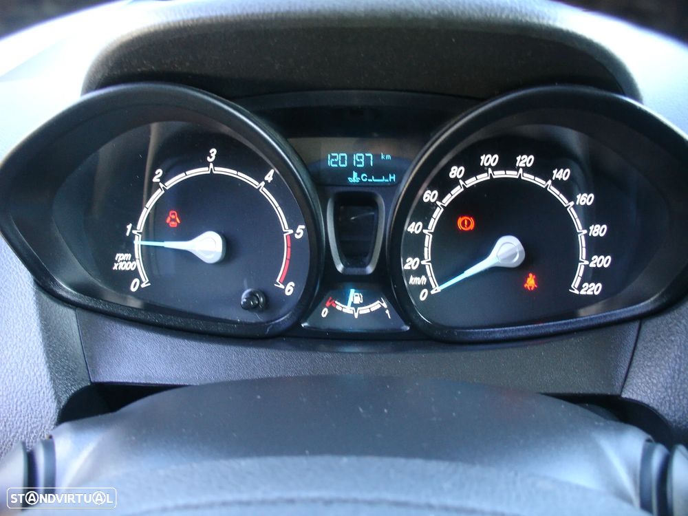 Ford transit courier - 4