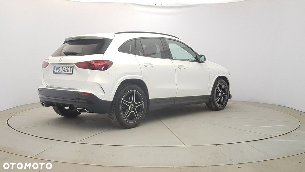 Mercedes-Benz GLA - 7