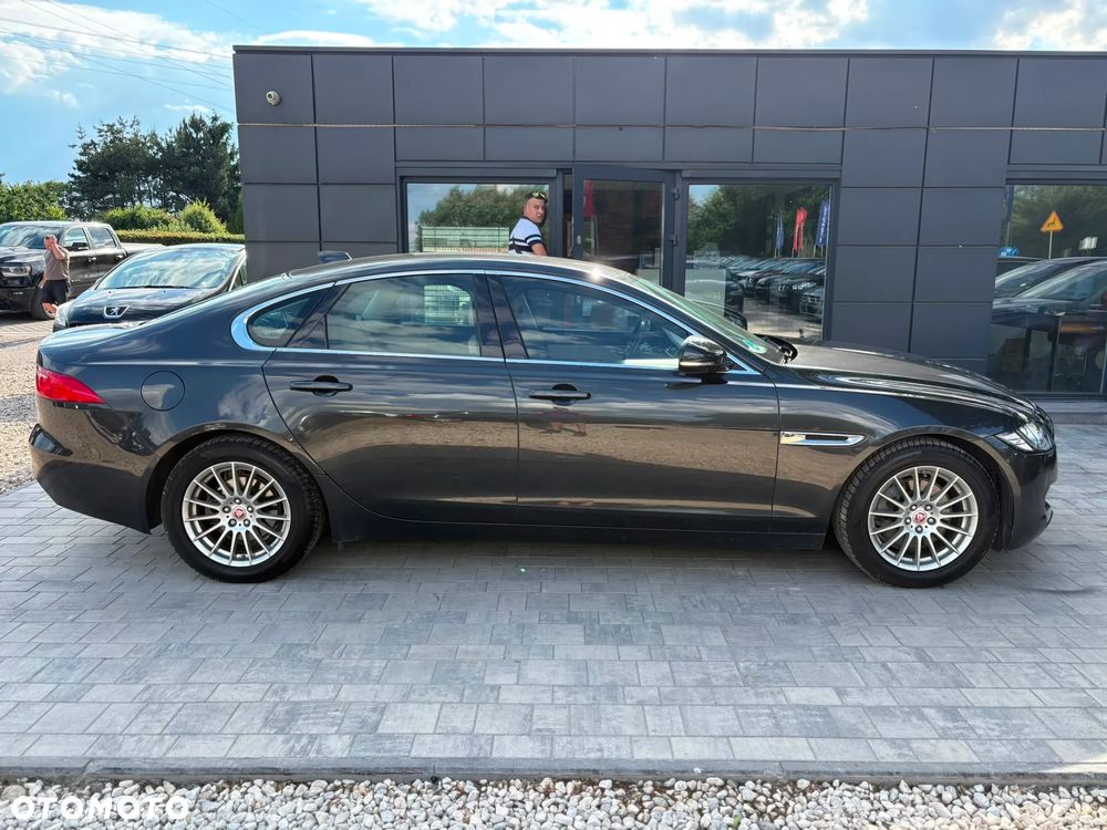 Jaguar XF E-Performance Prestige - 4