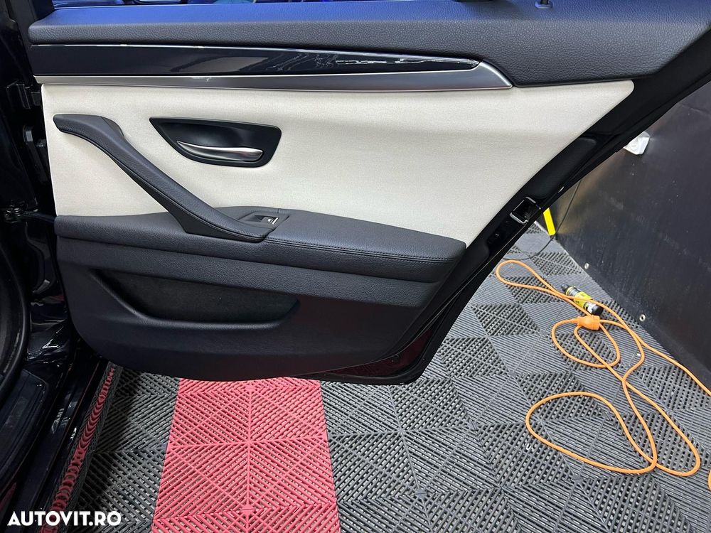 BMW Seria 5 525d xDrive Touring - 5