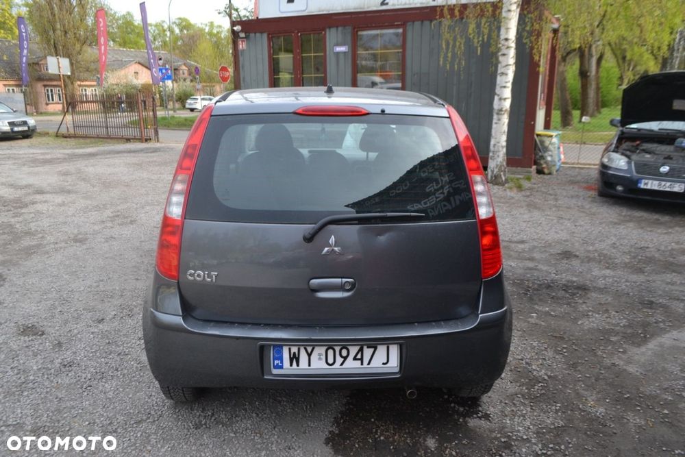 Mitsubishi Colt - 5