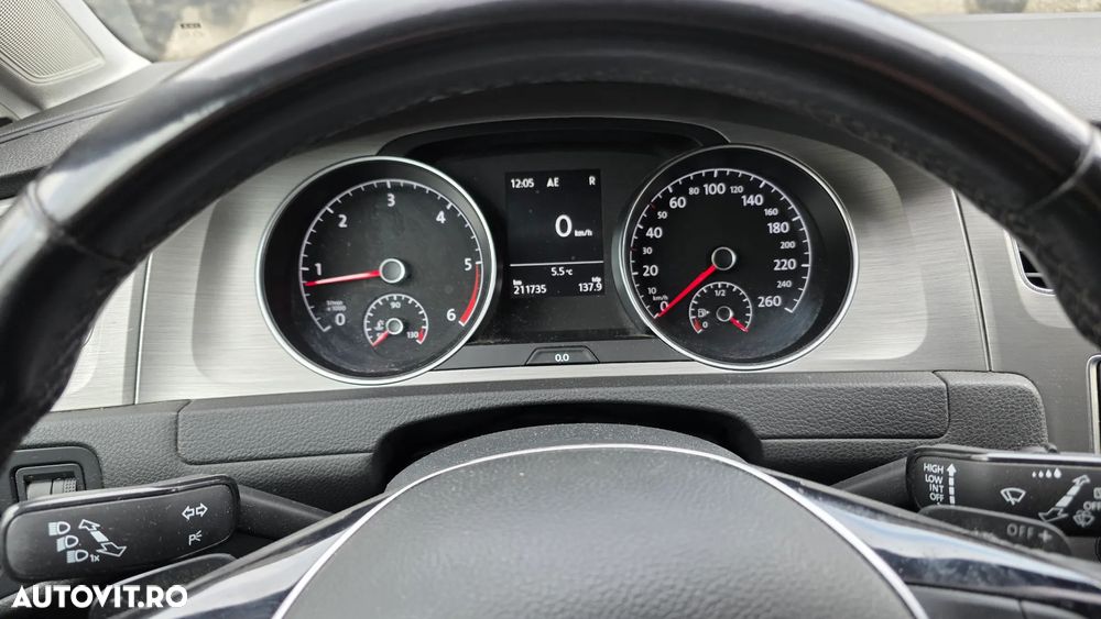 Volkswagen Golf 1.6 TDI BlueMotion Technology DSG Comfortline - 13