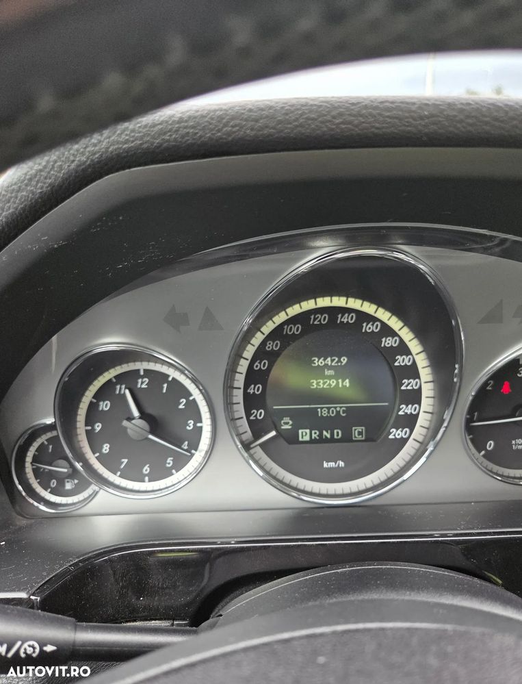 Mercedes-Benz E 220 CDI DPF BlueEFFICIENCY Automatik - 11