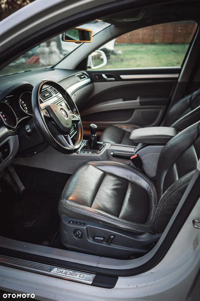 Skoda Superb 1.6 TDI Exclusive - 9