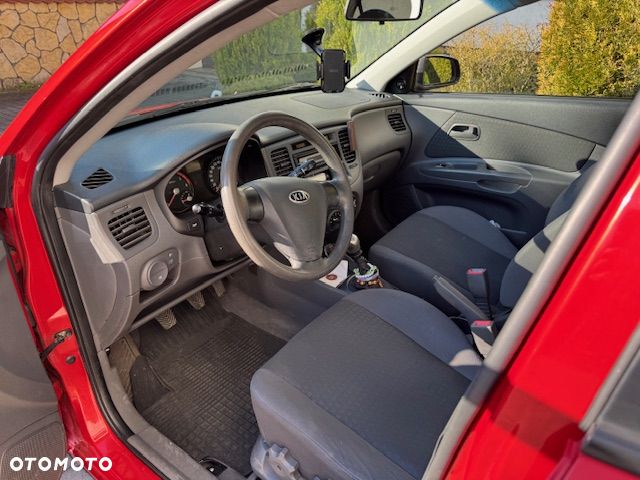 Kia Rio 1.5 CRDi Family + - 6