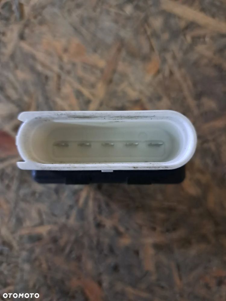 VOLVO XC40  Sterownik pompy paliwa 32203752 - 3