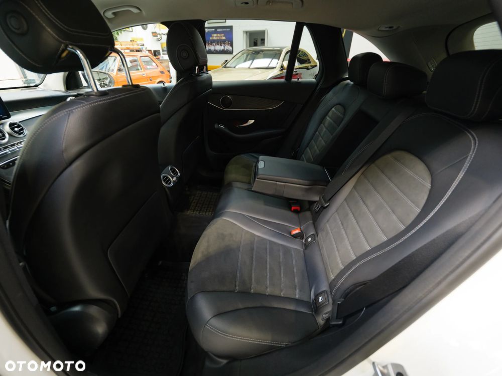 Mercedes-Benz GLC 200 d 4Matic 9G-TRONIC AMG Line - 20