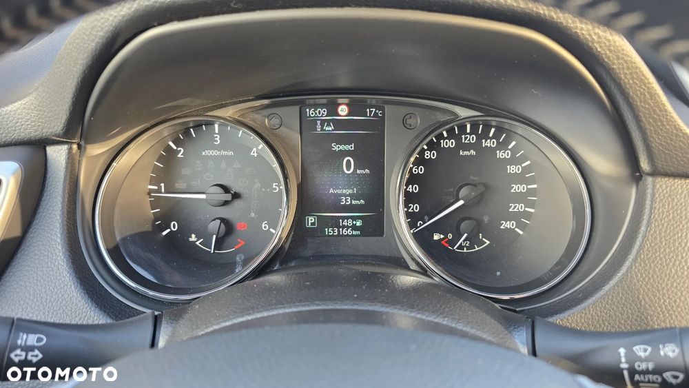 Nissan Qashqai 1.6 dCi Xtronic TEKNA+ - 28