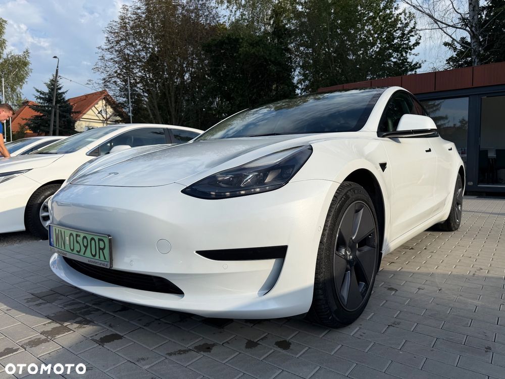 Tesla Model 3 - 1