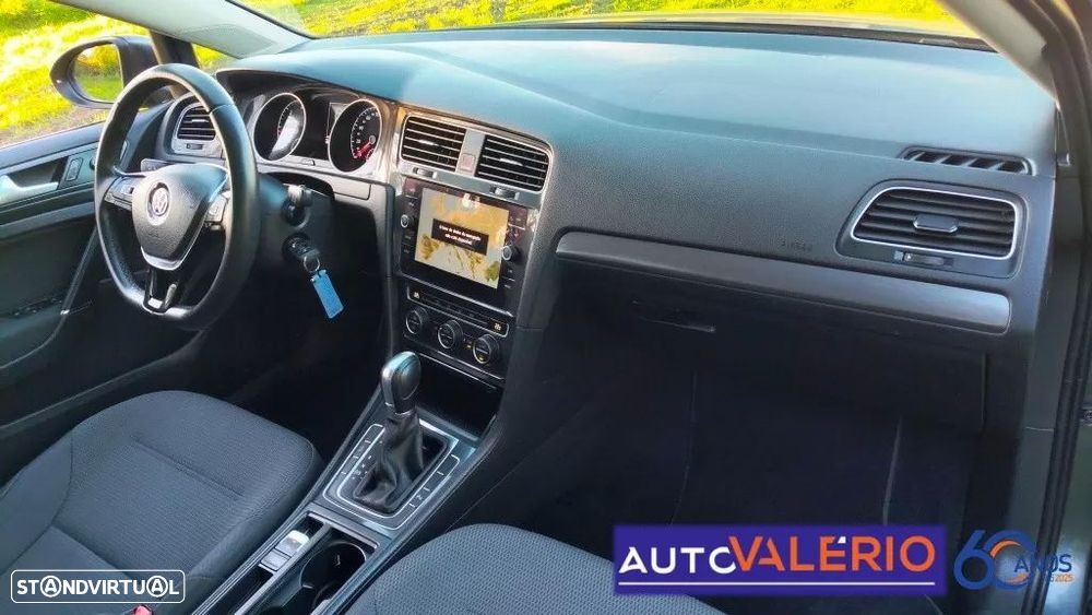 VW Golf Variant 1.6 TDi Confortline DSG - 25