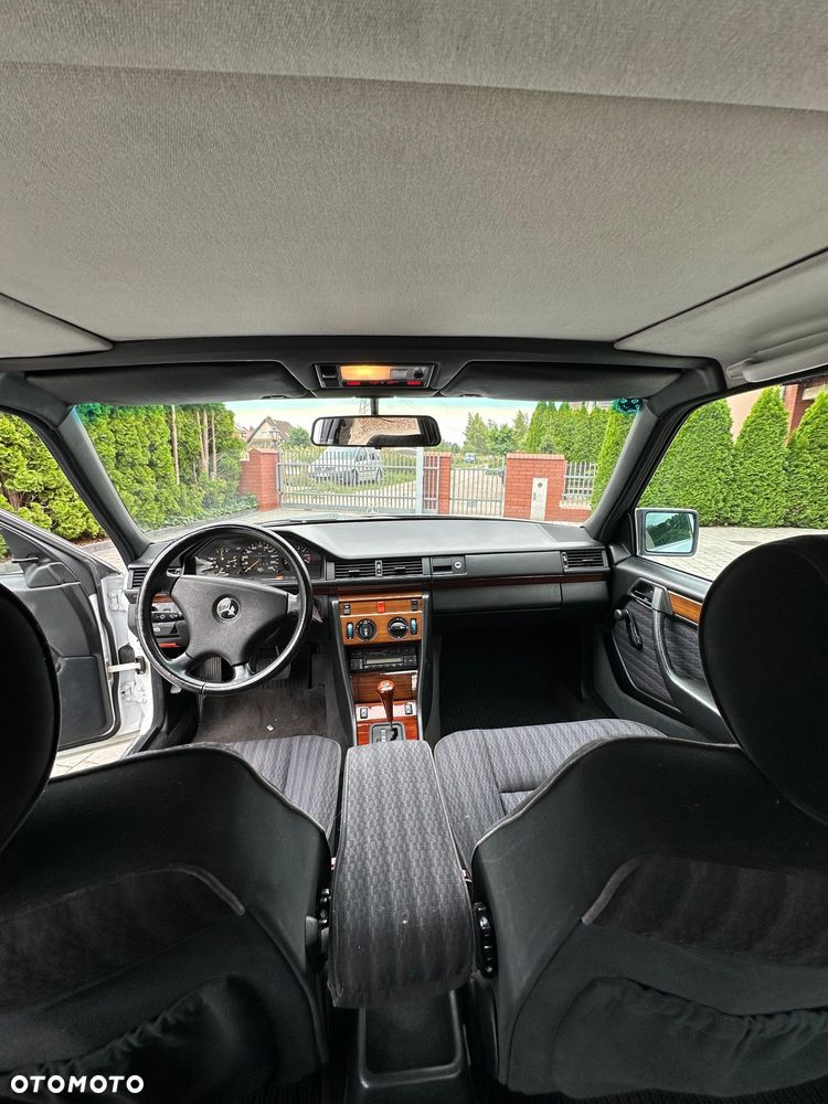 Mercedes-Benz W124 (1984-1993) - 21