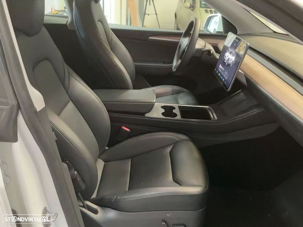 Tesla Model Y Standard - 3