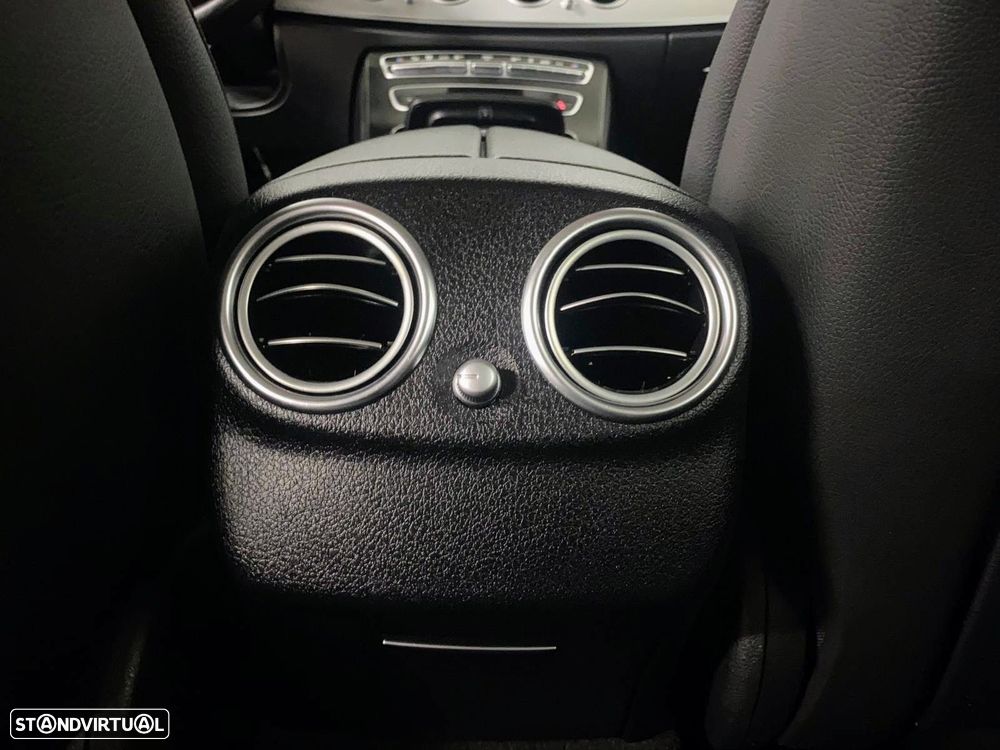 Mercedes-Benz E 300 de Exclusive Line 4Matic - 12