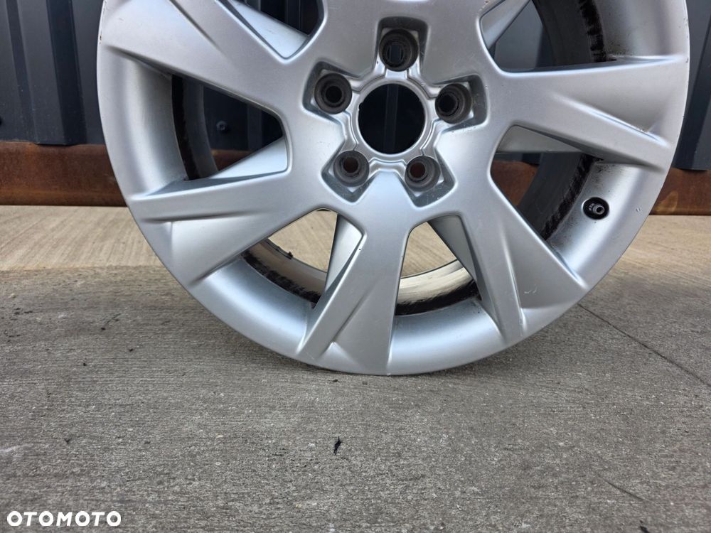 FELGA ALUMINIOWA AUDI VW SEAT SKODA 7.5J R17 ET28 8T0601025C S16/26 OK - 7