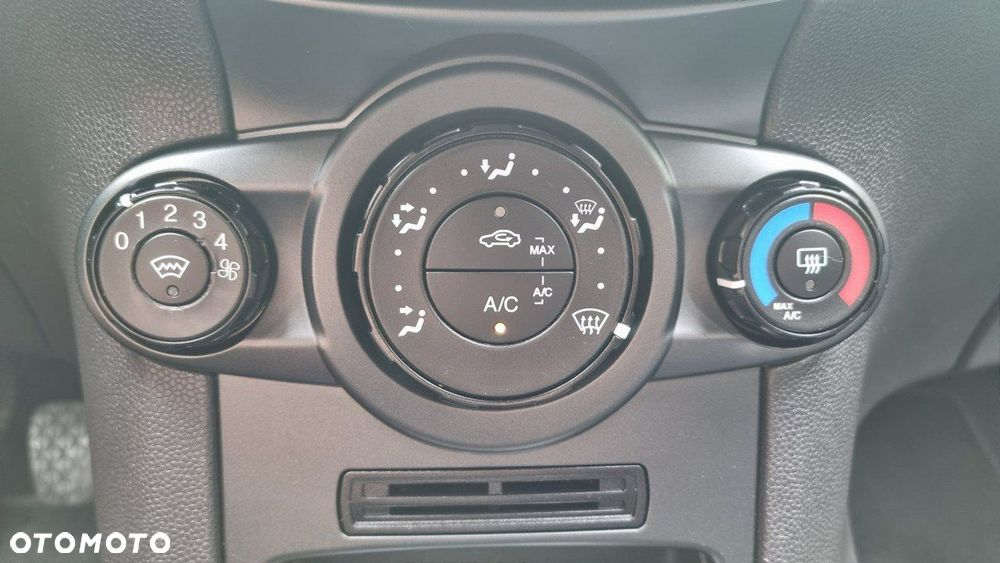 Ford Fiesta - 13