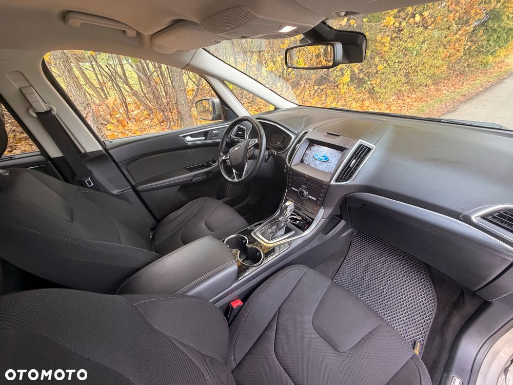 Ford S-Max - 11