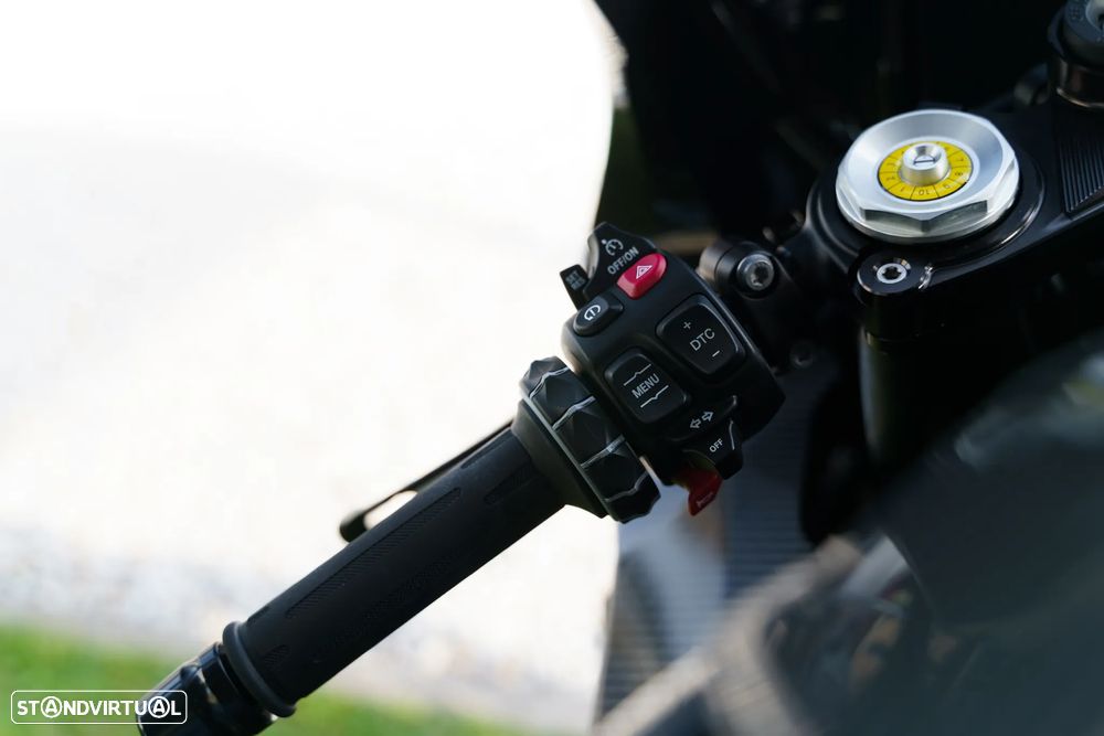 BMW M 1000 RR - 14