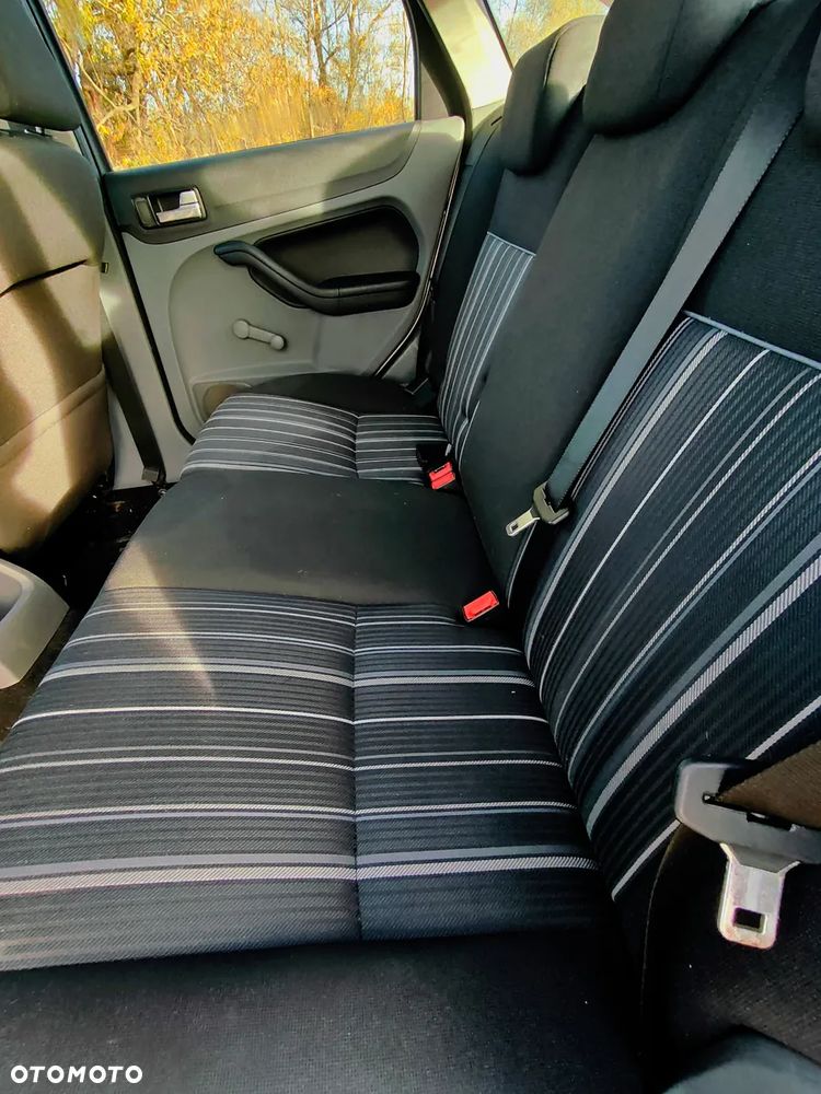 Ford Focus - 9