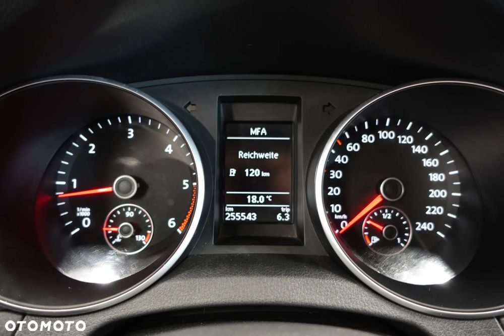 Volkswagen Golf 1.6 TDI DPF Comfortline - 38