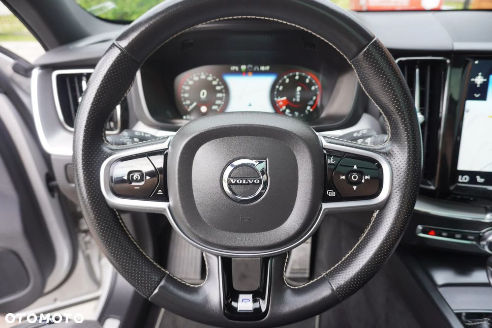 Volvo XC 60 T5 AWD Geartronic RDesign - 19
