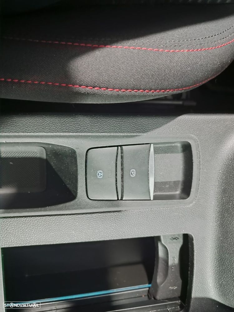 Ford Focus 1.0 EcoBoost ST-Line - 35