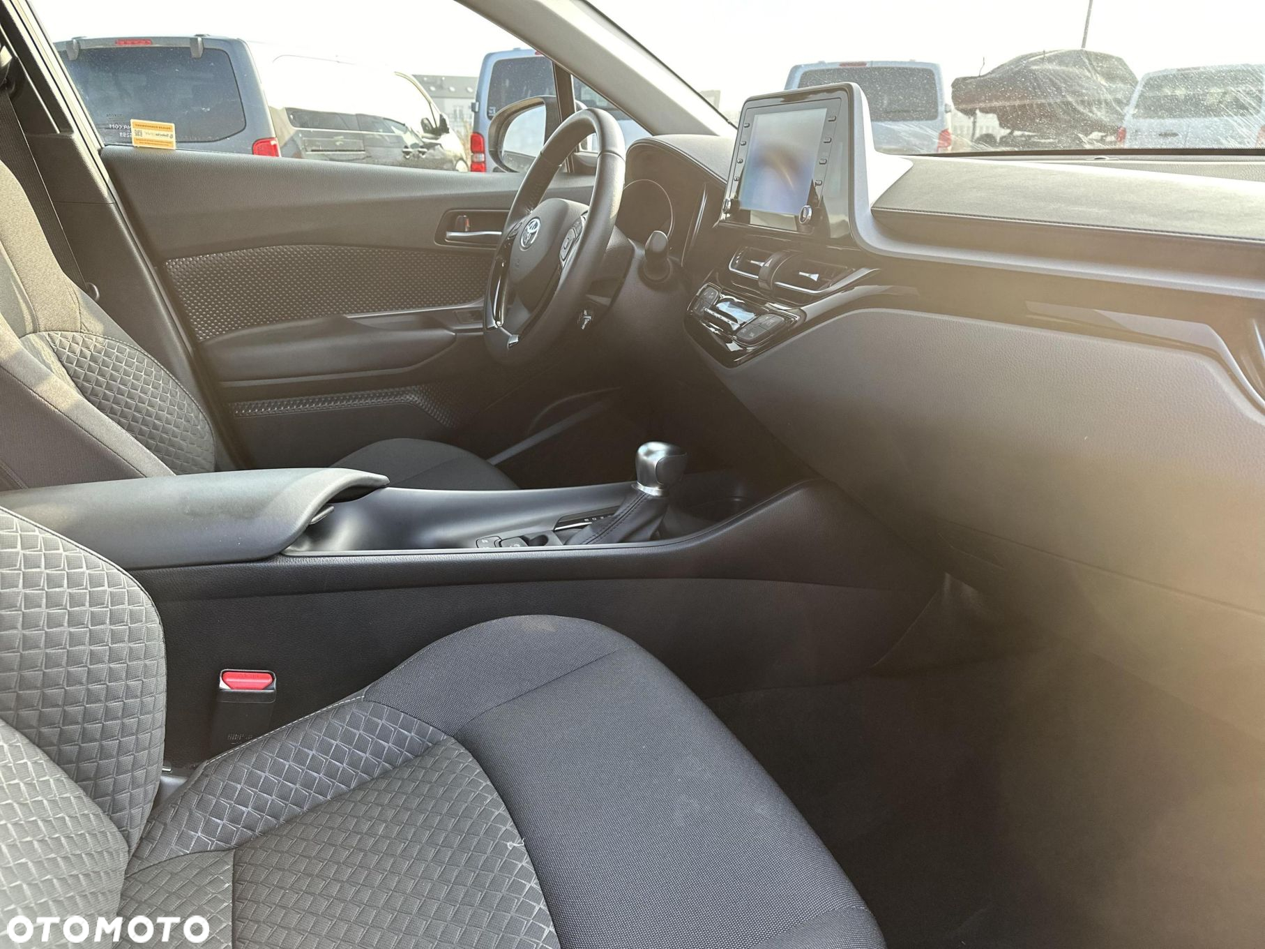 Toyota C-HR - 11