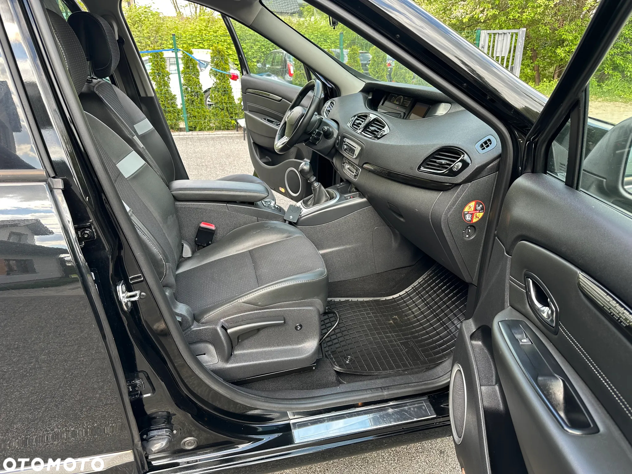 Renault Grand Scenic - 13