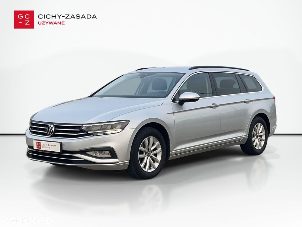 Volkswagen Passat - 1