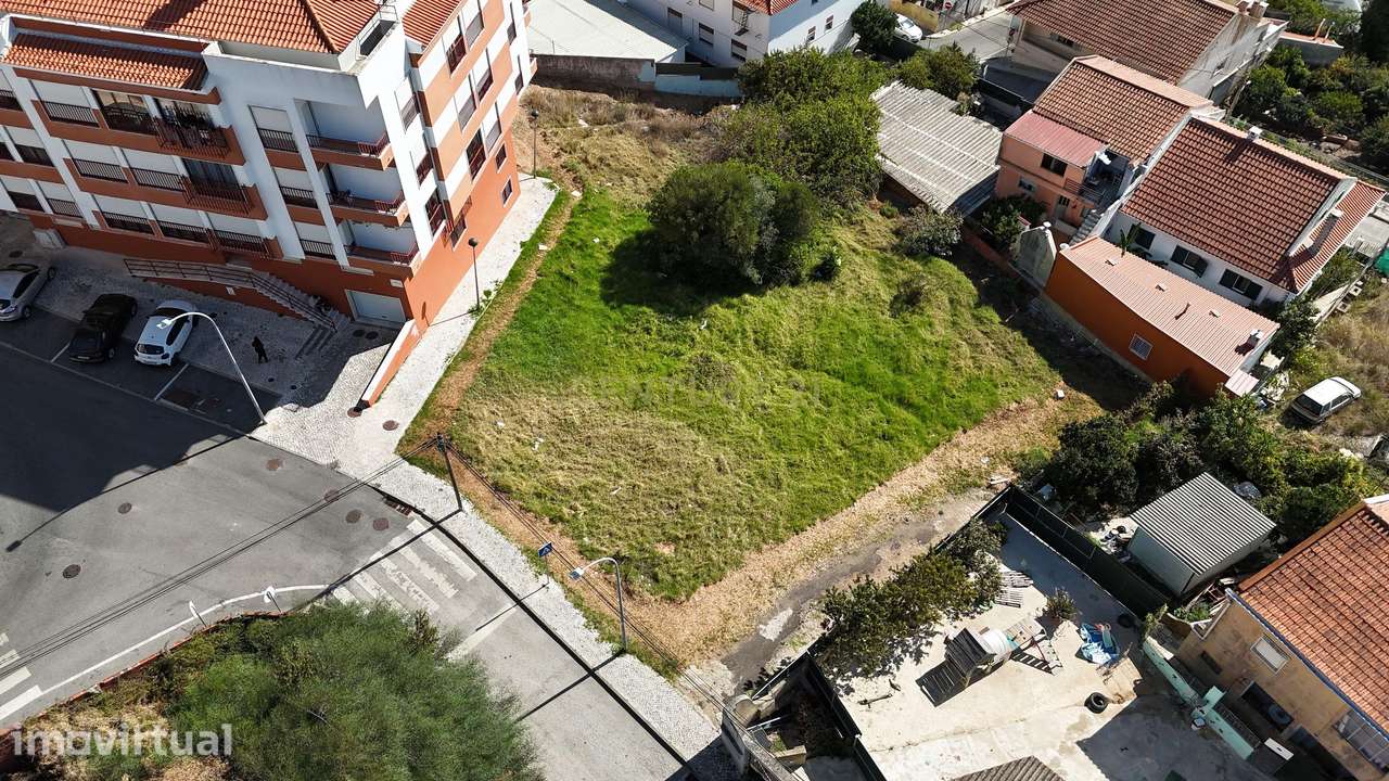 Terreno Urbano com 307m2 em Casal da Mira – Amadora - Grande imagem: 2/6