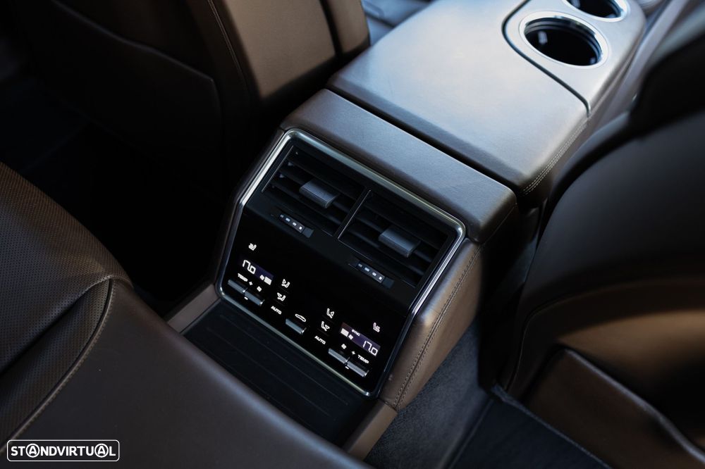 Porsche Panamera Sport Turismo 4 E-Hybrid - 31