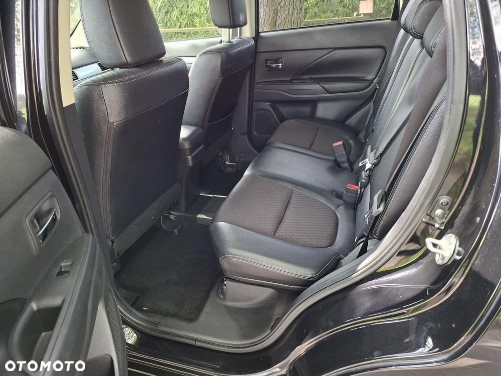 Mitsubishi Outlander Instyle NAVI - 14